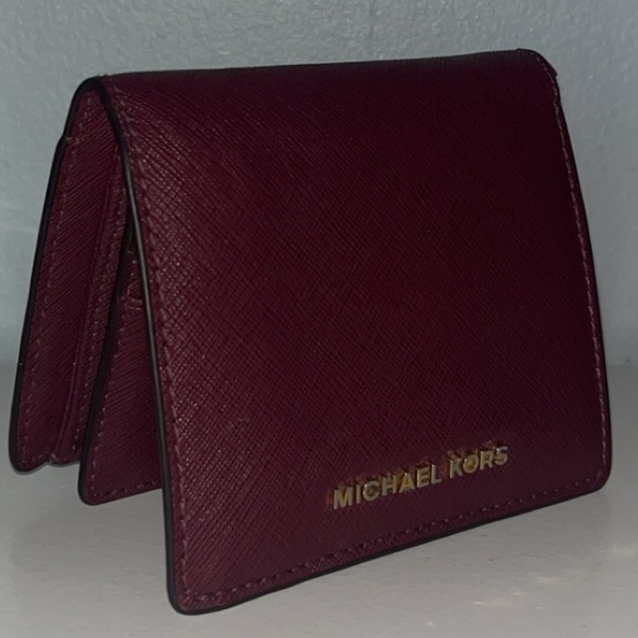 Michael Kors Small Wallet - Picture 1 of 6